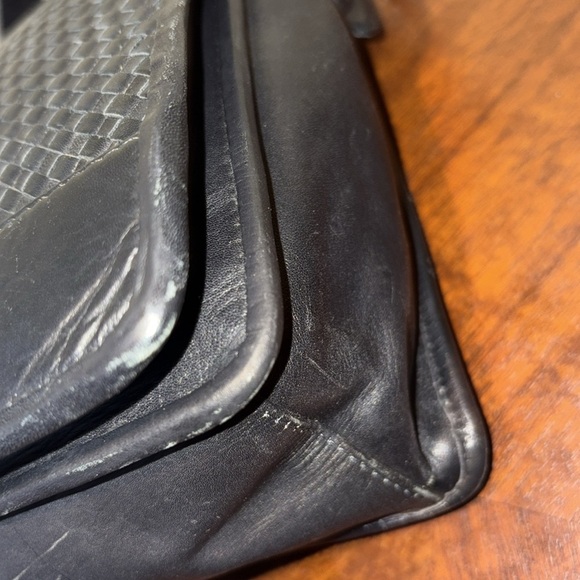 Kenneth Cole   Crossbody bag woven front leather Black /Silvertone back zip pock - Picture 15 of 17